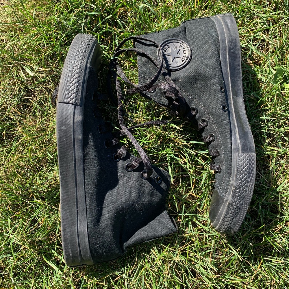 men’s all star converse size 10 all black